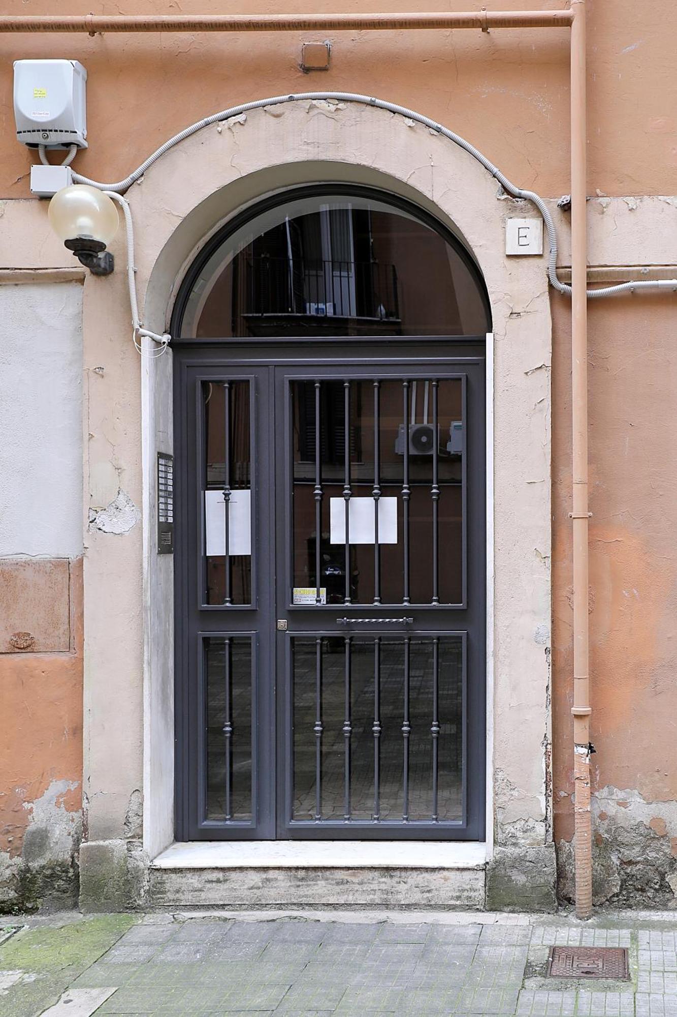 San Lorenzo Bridge House Rome